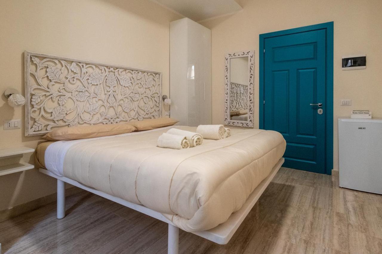 Room With Independent Entrance - Termini/Aquarium Rome Extérieur photo