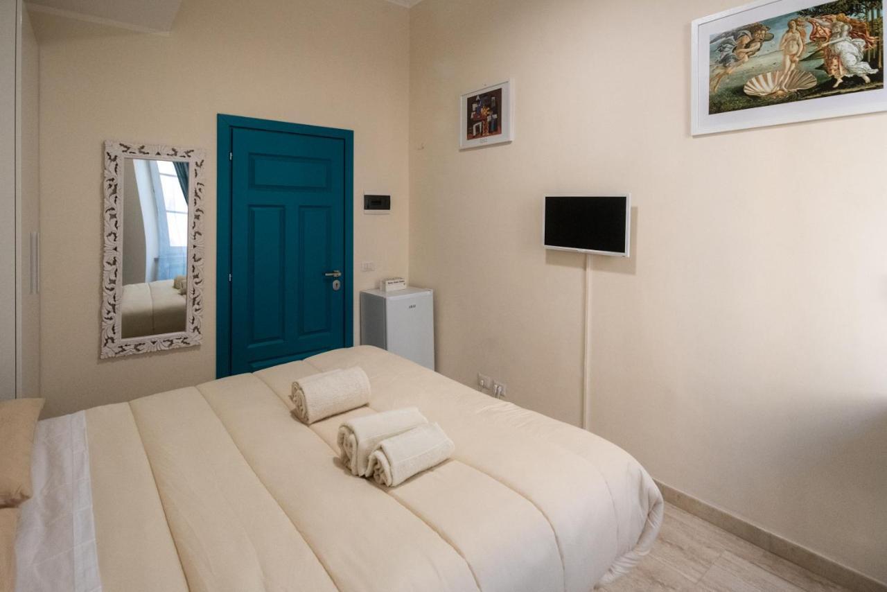 Room With Independent Entrance - Termini/Aquarium Rome Extérieur photo